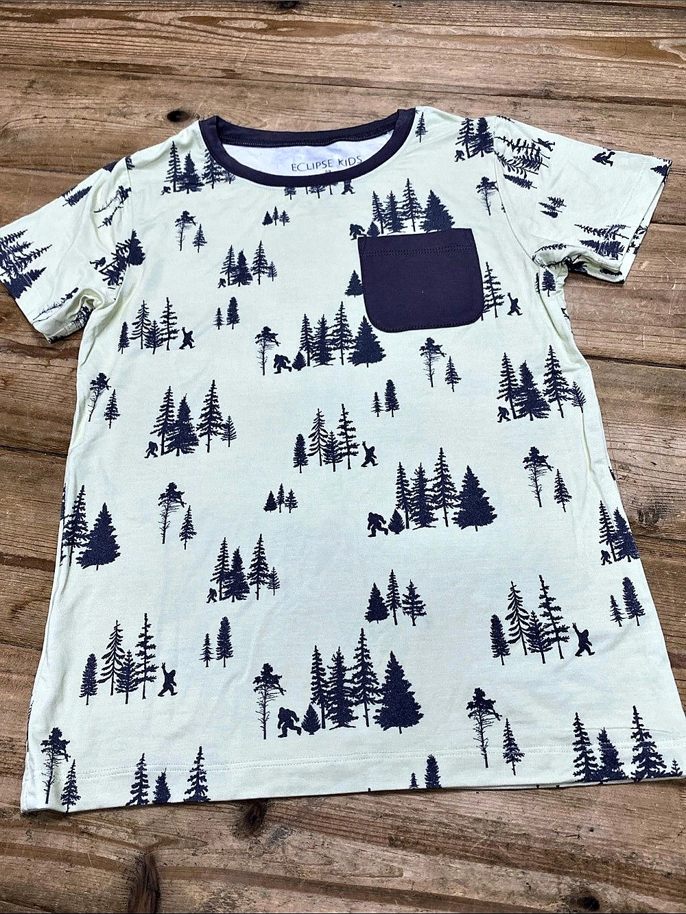 Eclipse Kids Forest Print Short Sleeve Tee Size 7/8 Like New